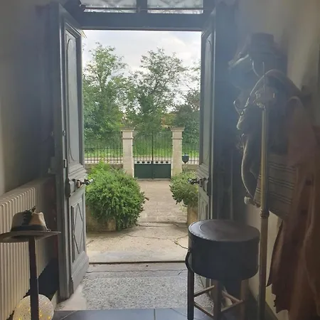Guest house Manoir En Crau *